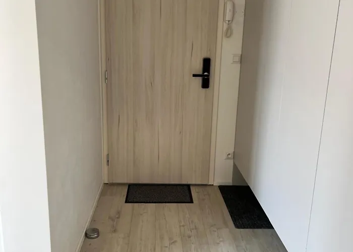Hillside Y34 Apartament *